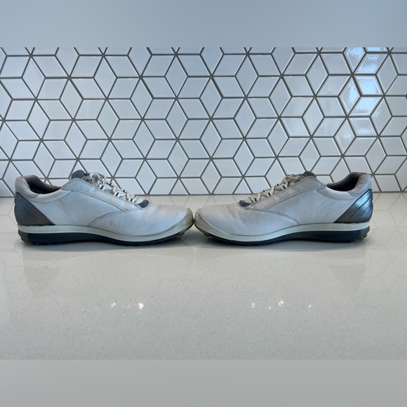 Ecco Women’s Golf Shoes SIZE 7 - Picture 9 of 11